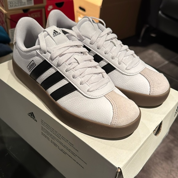 ADIDAS WOMENS VL COURT 3.0 SNEAKER Worn Once- Size 8 leather ID8797 - Picture 1 of 7